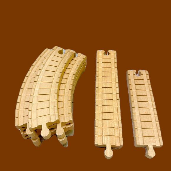 Thomas & Friends Wooden Train Track Set - Natural Wood - Picture 1 of 5